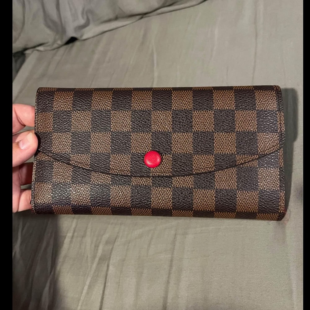 Daisy Rose wallet